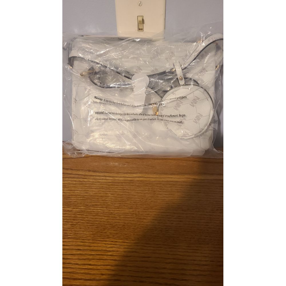 NEW Nicole Miller New York Small Crossbody Purse with a Coin pouch